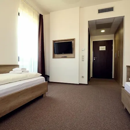 Ipari Park Panzio بيت ضيافة سولنوك