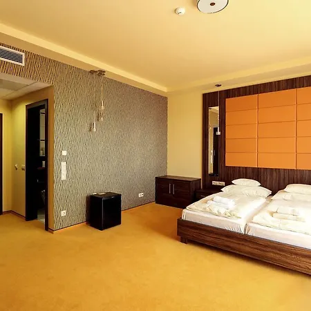 Pensjonat Ipari Park Panzio 4*