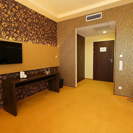 Ipari Park Panzio 4* Szolnok