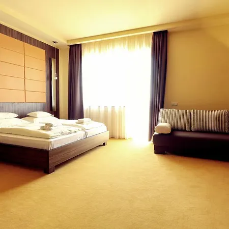 Ipari Park Panzio Pensjonat 4*