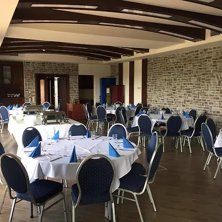 Ipari Park Panzio بيت ضيافة 4*